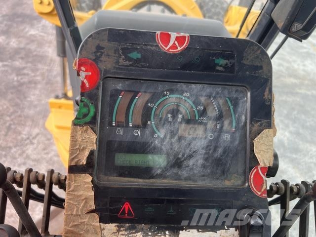 Komatsu GD705-5 Tiehöylät