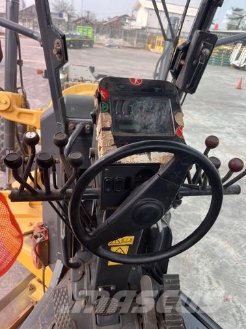 Komatsu GD705-5 Tiehöylät