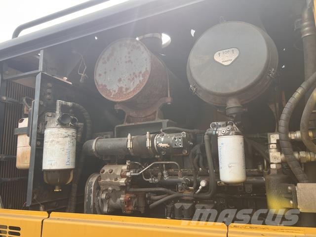 Komatsu GD705-5 Tiehöylät