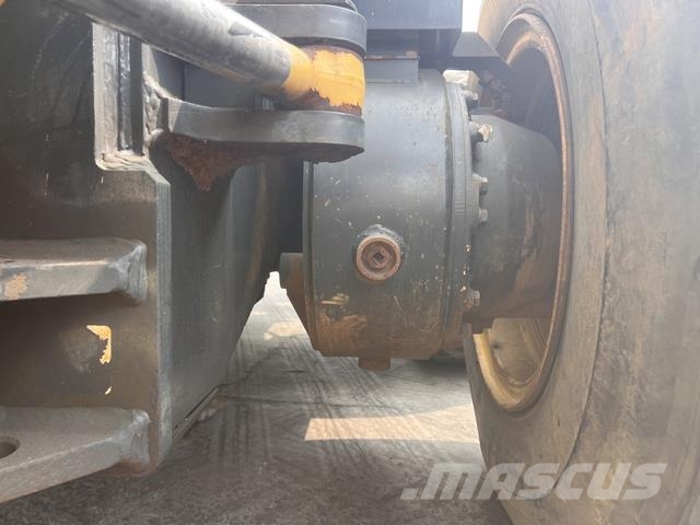 Komatsu GD705-5 Tiehöylät