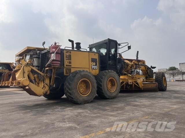 Komatsu GD705-5 Tiehöylät