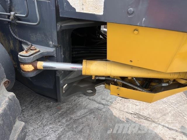 Komatsu GD705-5 Tiehöylät