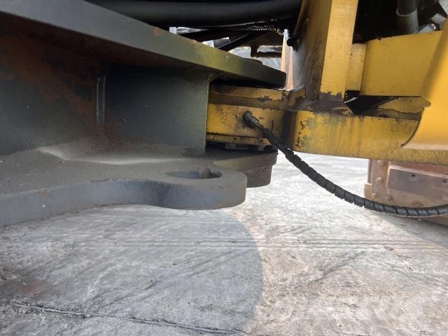 Komatsu GD705-5 Tiehöylät