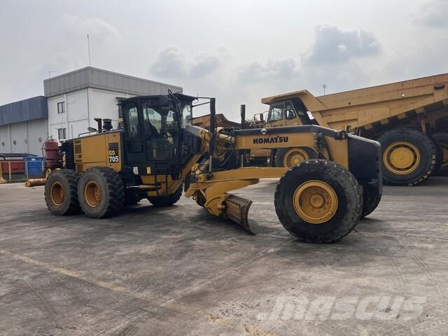 Komatsu GD705-5 Tiehöylät