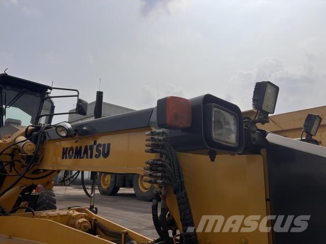 Komatsu GD705-5 Tiehöylät