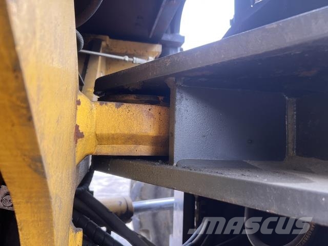 Komatsu GD705-5 Tiehöylät