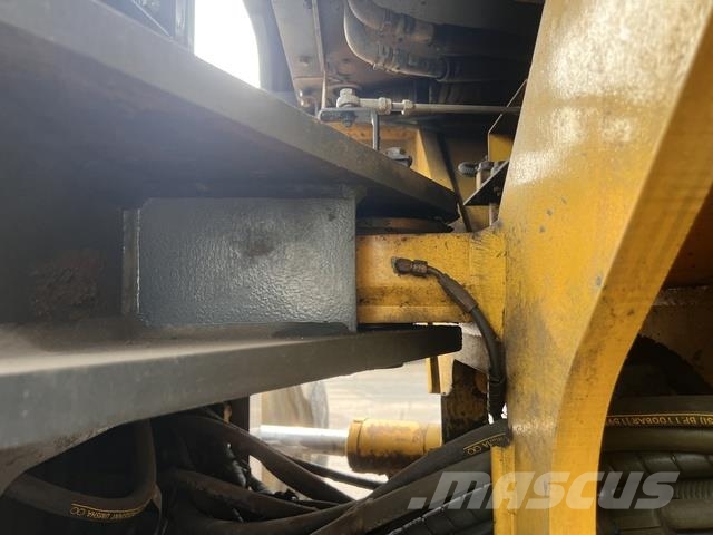 Komatsu GD705-5 Tiehöylät