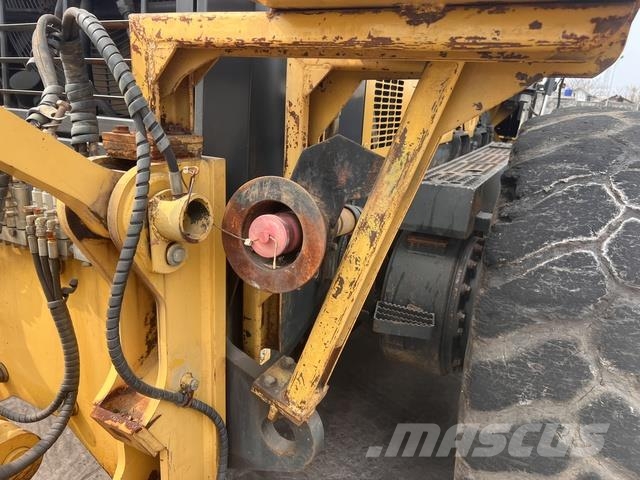 Komatsu GD705-5 Tiehöylät