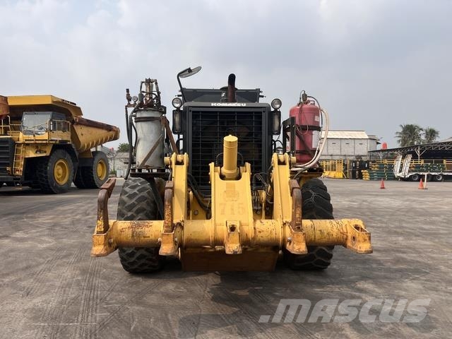 Komatsu GD705-5 Tiehöylät