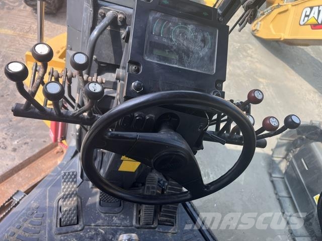Komatsu GD705-5 Grejdery
