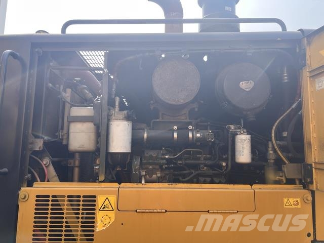 Komatsu GD705-5 Grejdery
