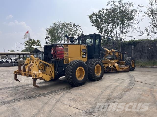 Komatsu GD705-5 Grejdery