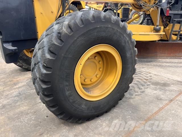Komatsu GD705-5 Grejdery