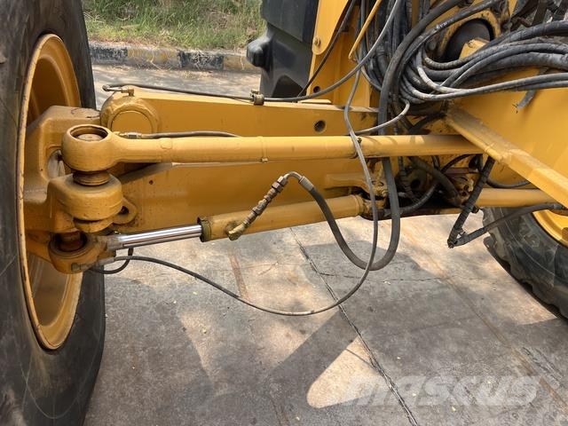 Komatsu GD705-5 Grejdery