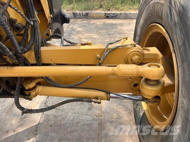 Komatsu GD705-5 Grejdery