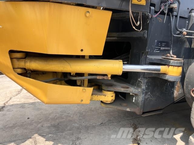 Komatsu GD705-5 Grejdery