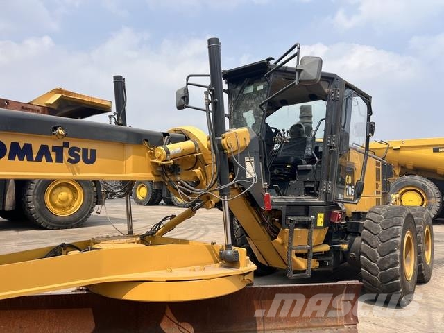 Komatsu GD705-5 Grejdery