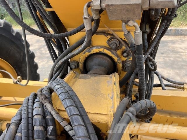Komatsu GD705-5 Grejdery