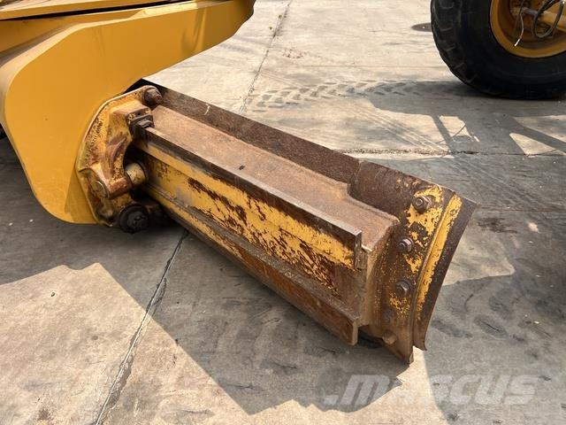 Komatsu GD705-5 Grejdery
