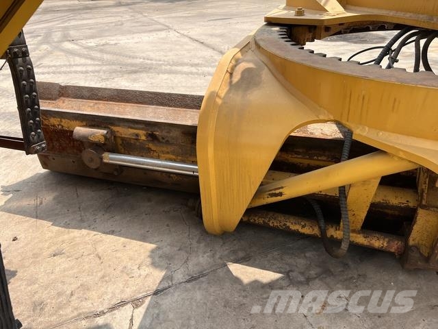 Komatsu GD705-5 Grejdery