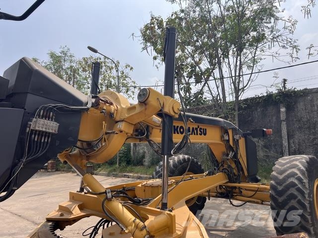 Komatsu GD705-5 Grejdery