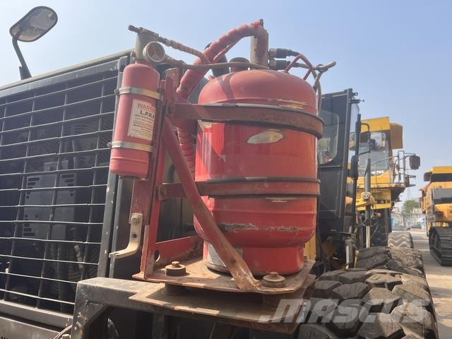 Komatsu GD705-5 Grejdery