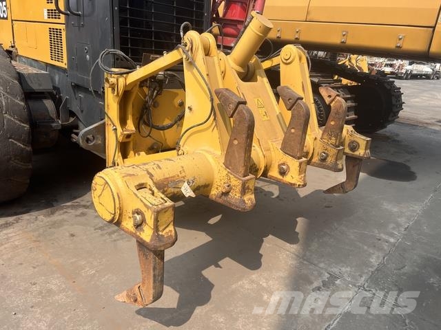 Komatsu GD705-5 Grejdery