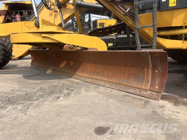 Komatsu GD705-5 Grejdery