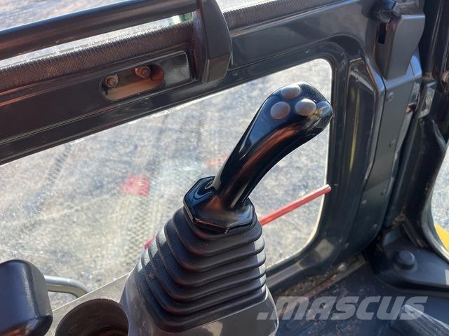 Komatsu HB215LC-1 Гусеничні екскаватори
