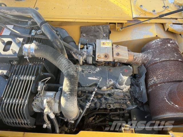 Komatsu HB215LC-1 Гусеничні екскаватори