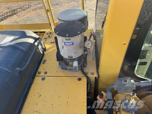 Komatsu HB215LC-1 Гусеничні екскаватори