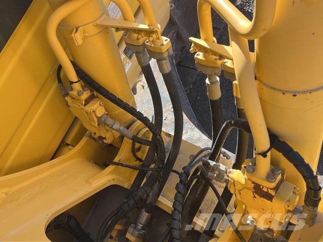Komatsu HB215LC-1 Гусеничні екскаватори