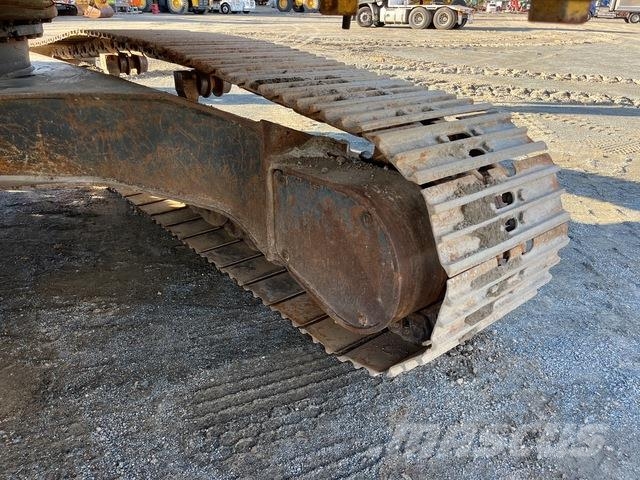 Komatsu HB215LC-1 Гусеничні екскаватори
