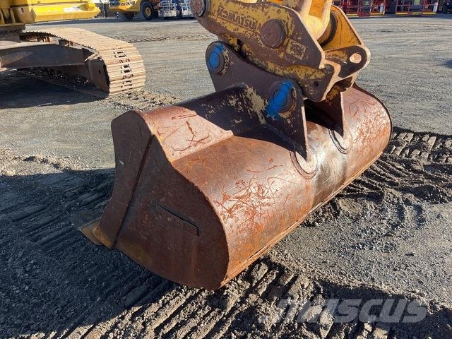 Komatsu HB215LC-1 Гусеничні екскаватори