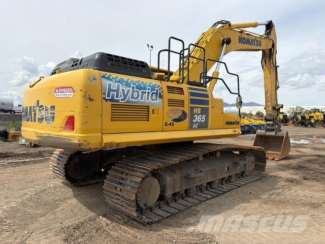 Komatsu HB365LC-3 حفارات زحافة