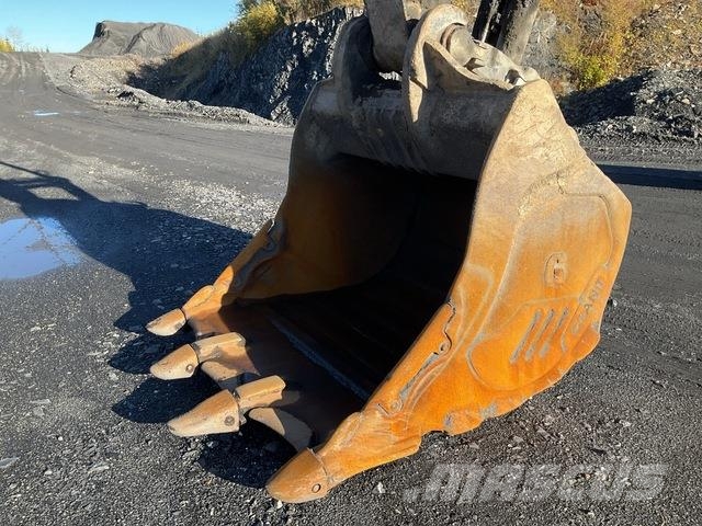 Komatsu HB365LC-3E0 Kāpurķēžu ekskavatori