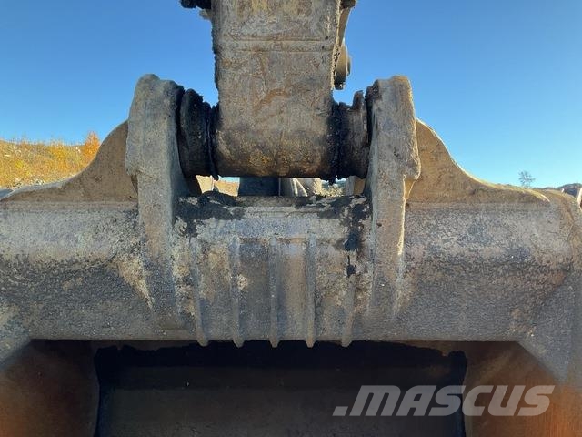 Komatsu HB365LC-3E0 Kāpurķēžu ekskavatori