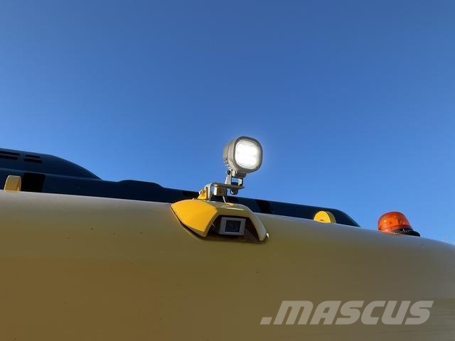 Komatsu HB365LC-3E0 Kāpurķēžu ekskavatori