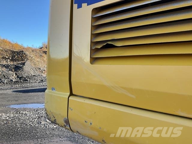 Komatsu HB365LC-3E0 Kāpurķēžu ekskavatori
