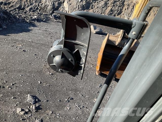 Komatsu HB365LC-3E0 Kāpurķēžu ekskavatori