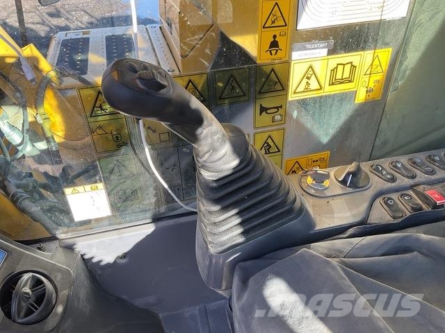 Komatsu HB365LC-3E0 Kāpurķēžu ekskavatori
