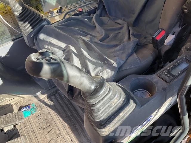 Komatsu HB365LC-3E0 Kāpurķēžu ekskavatori