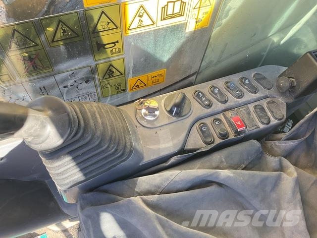 Komatsu HB365LC-3E0 Kāpurķēžu ekskavatori