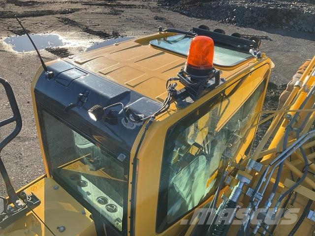 Komatsu HB365LC-3E0 Kāpurķēžu ekskavatori