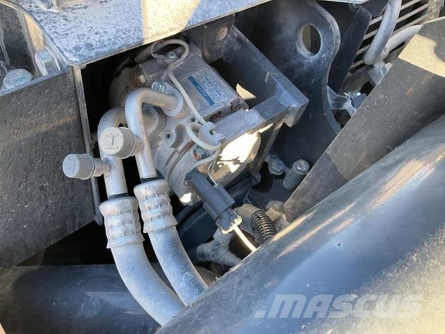 Komatsu HB365LC-3E0 Kāpurķēžu ekskavatori