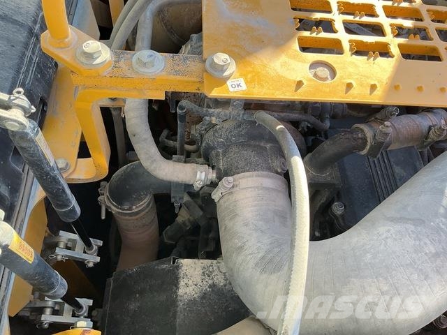 Komatsu HB365LC-3E0 Kāpurķēžu ekskavatori