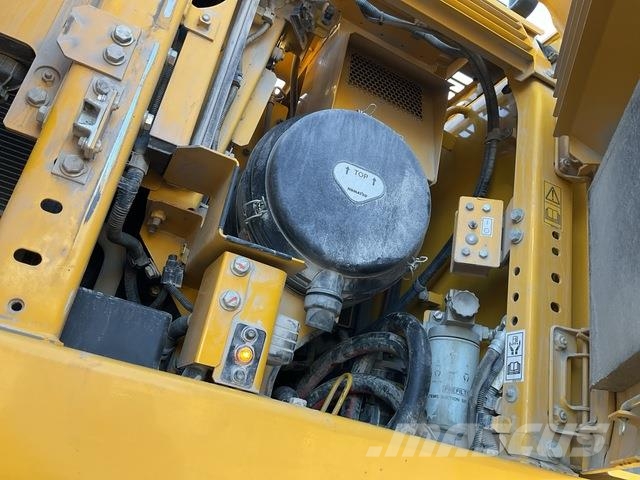 Komatsu HB365LC-3E0 Kāpurķēžu ekskavatori