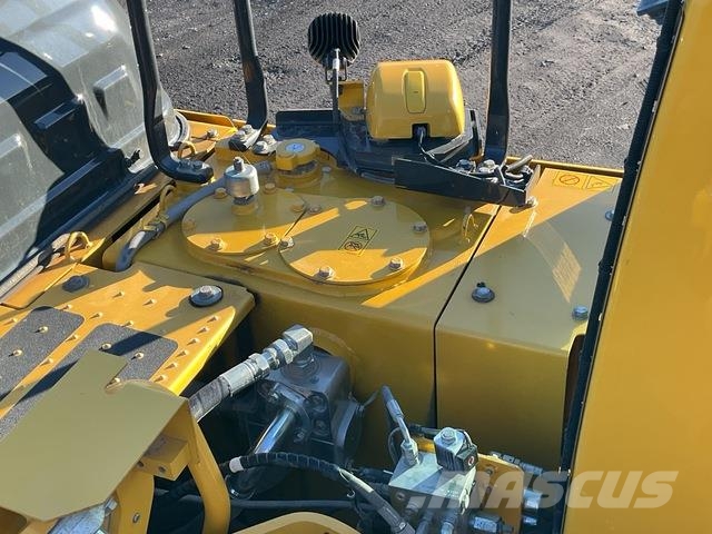 Komatsu HB365LC-3E0 Kāpurķēžu ekskavatori