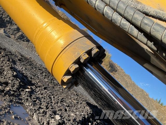 Komatsu HB365LC-3E0 Kāpurķēžu ekskavatori