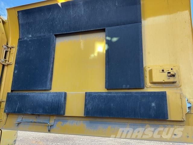 Komatsu HB365LC-3E0 Kāpurķēžu ekskavatori